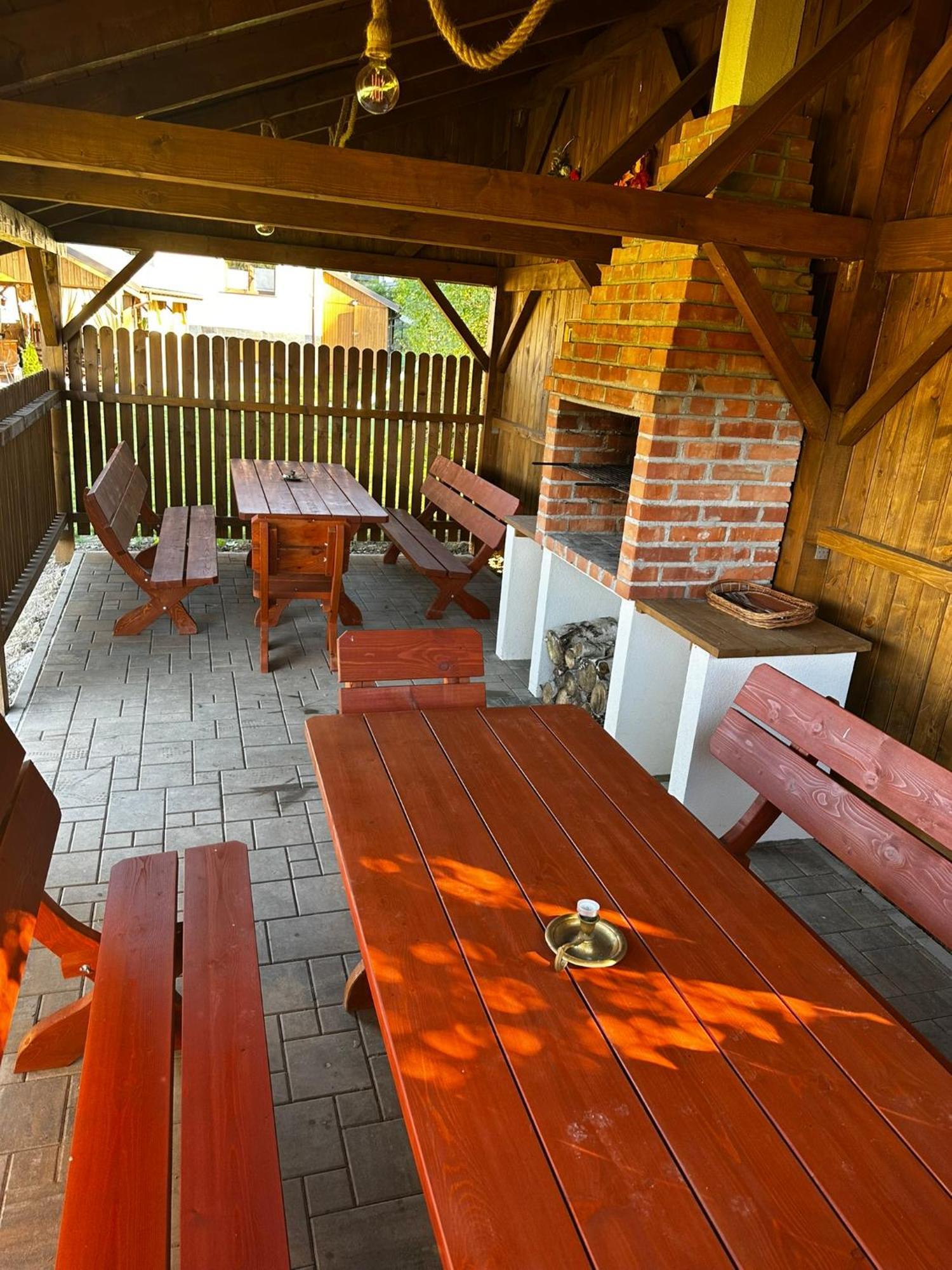 Gosciniec Stara Szkola Hotel Haluszowa Buitenkant foto
