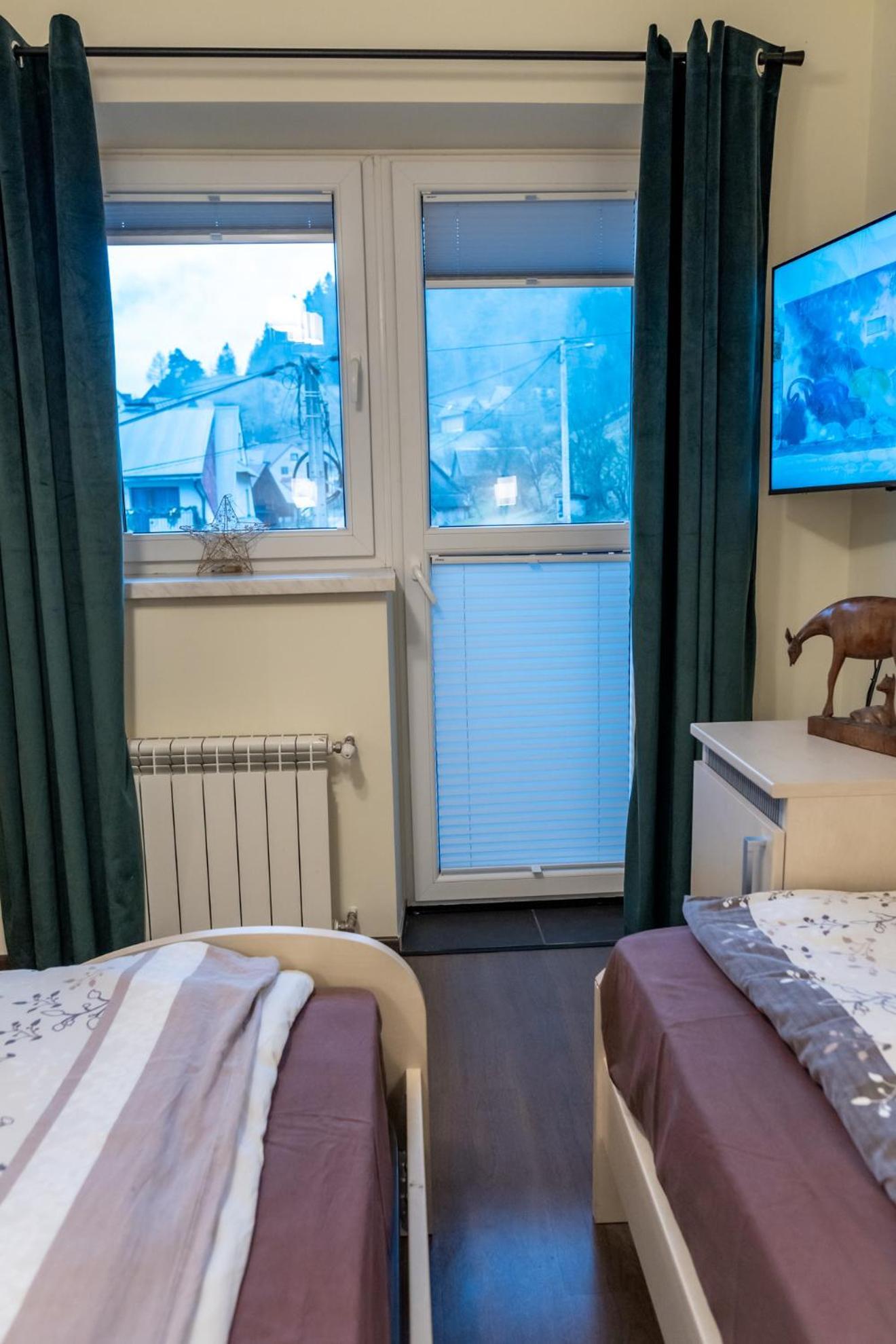 Gosciniec Stara Szkola Hotel Haluszowa Buitenkant foto