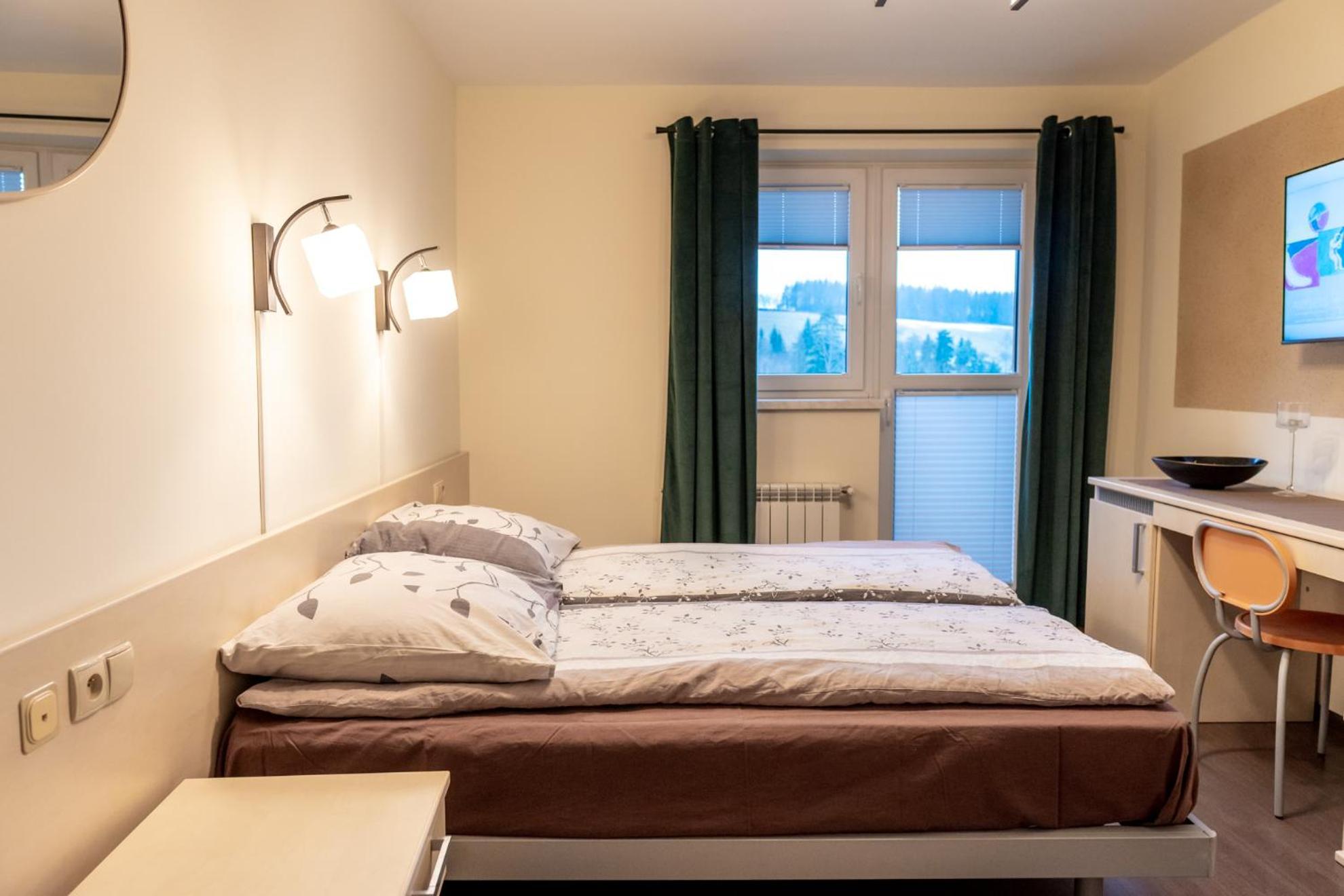 Gosciniec Stara Szkola Hotel Haluszowa Buitenkant foto