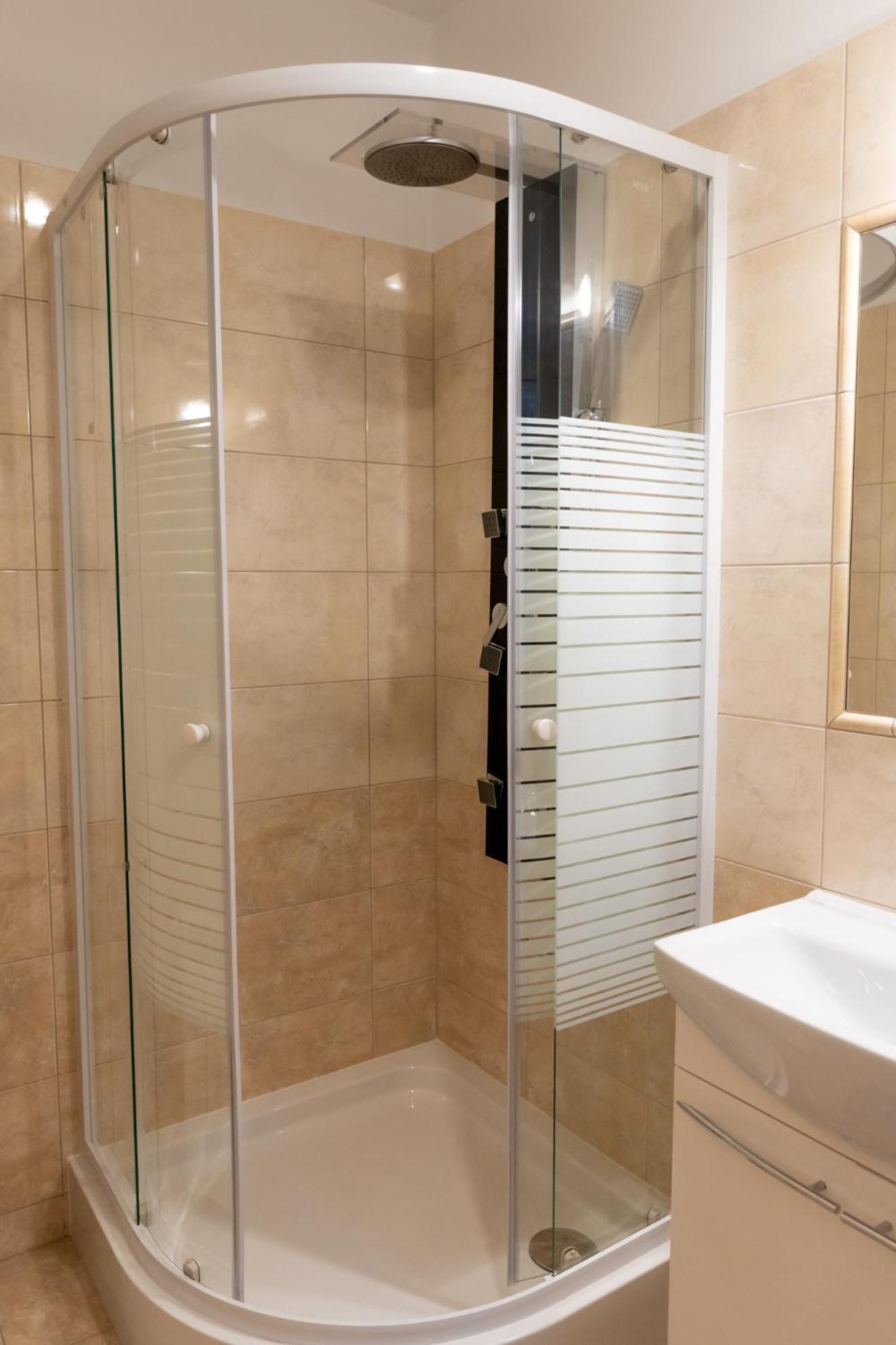 Gosciniec Stara Szkola Hotel Haluszowa Buitenkant foto