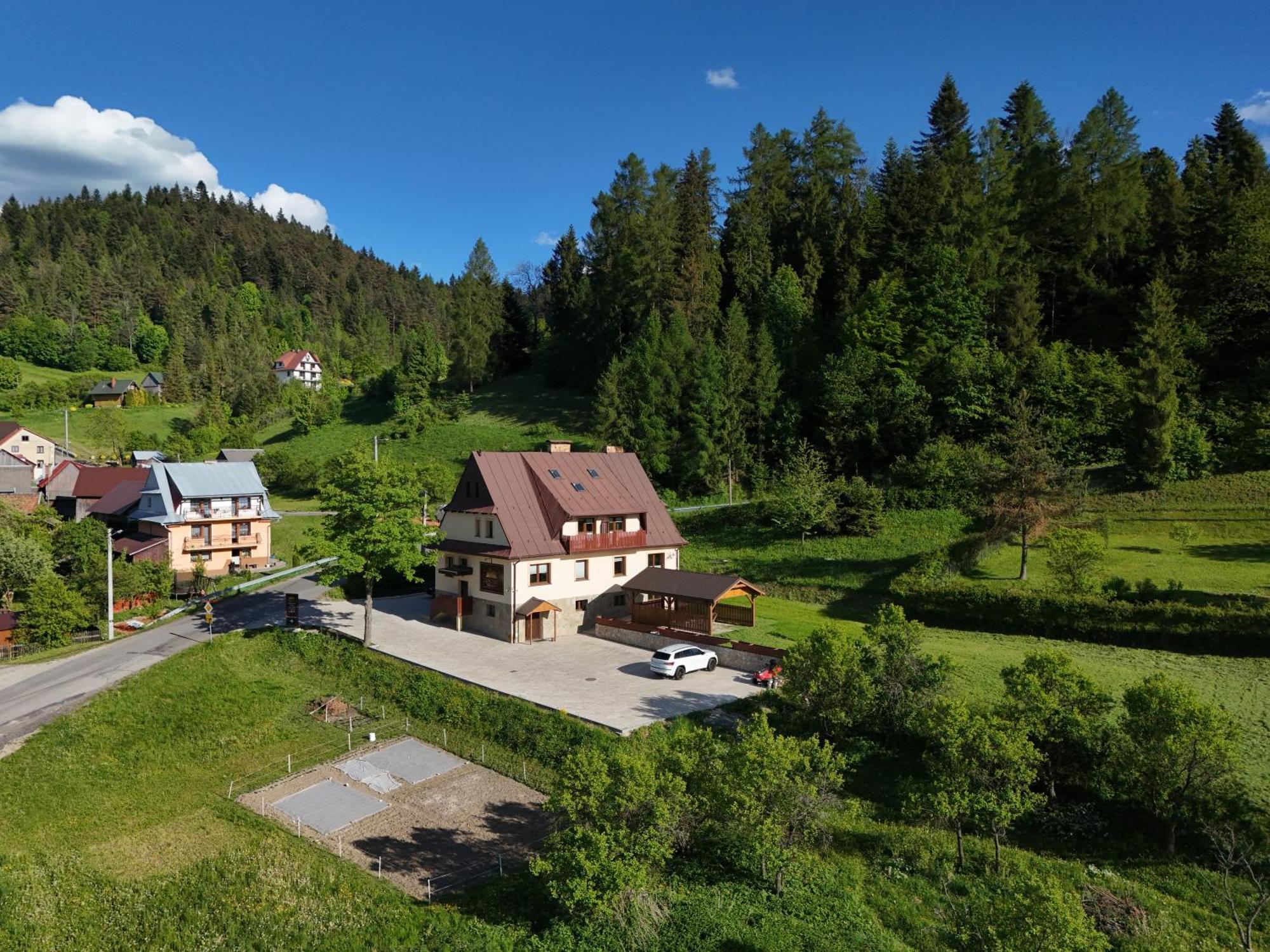 Gosciniec Stara Szkola Hotel Haluszowa Buitenkant foto