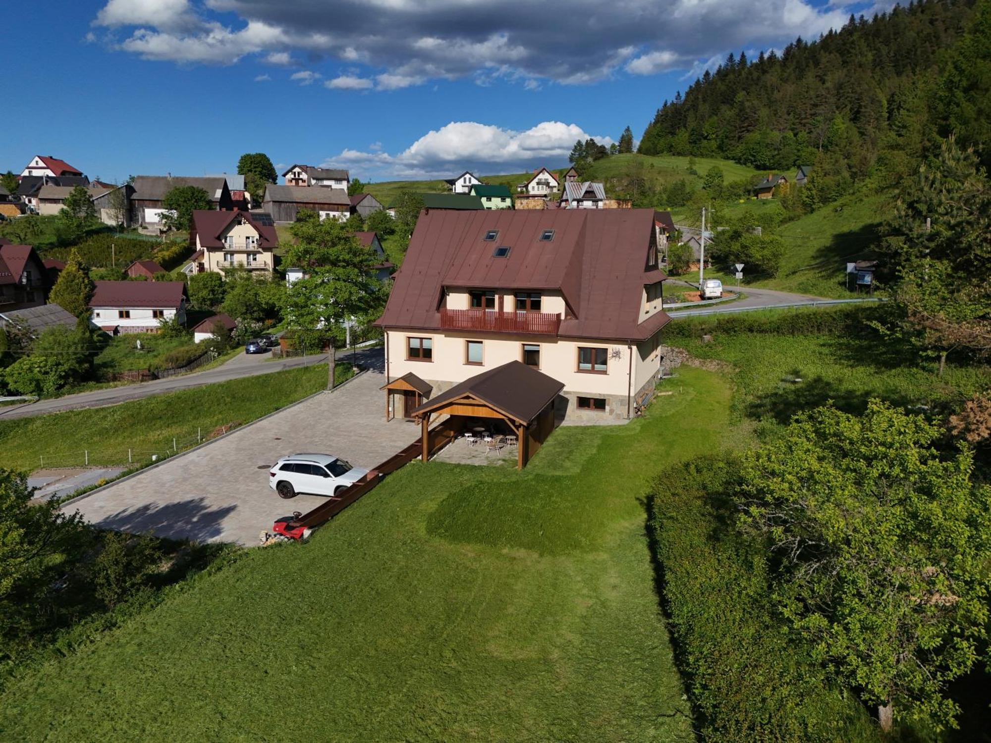 Gosciniec Stara Szkola Hotel Haluszowa Buitenkant foto